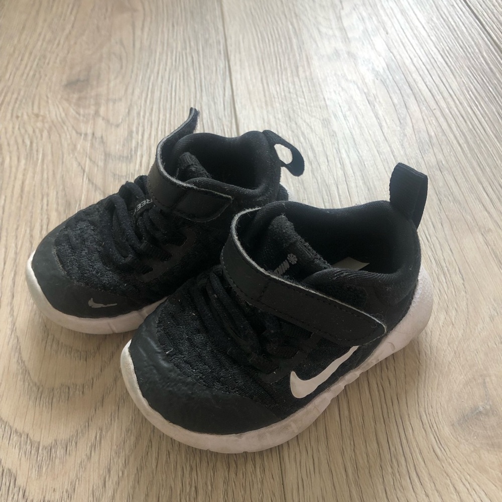 Nike Free RN 2021 Baby Sneakers color Black Toddler size 4 - Picture 2 of 11